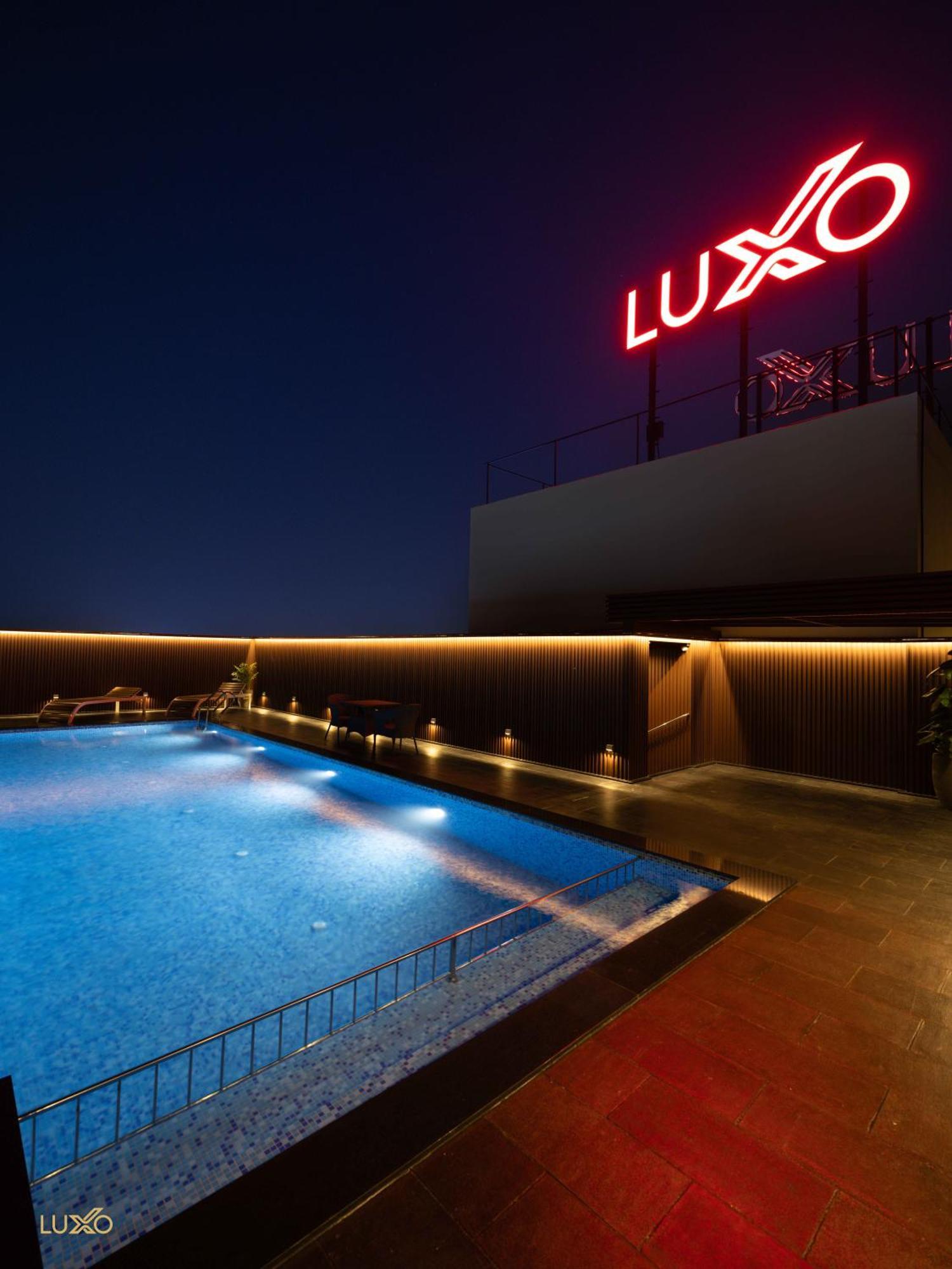 Hotel Luxo Kochi Extérieur photo